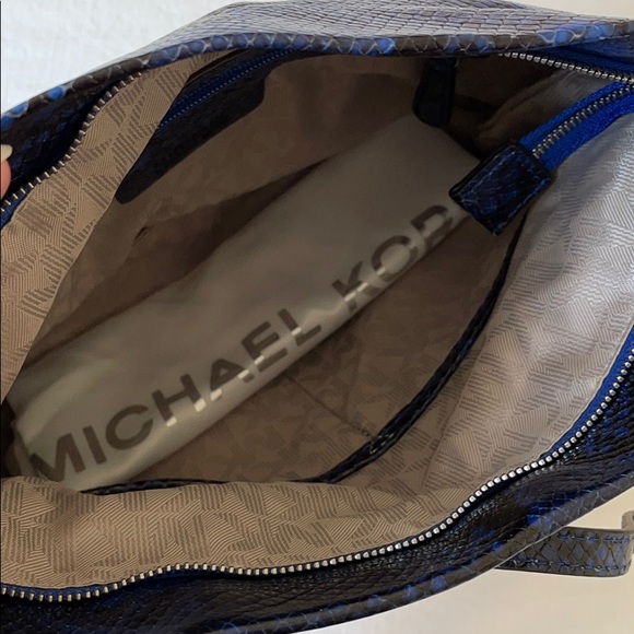 NWOT Michael Kors Electric Blue Fold Over Clutch - Picture 4 of 5